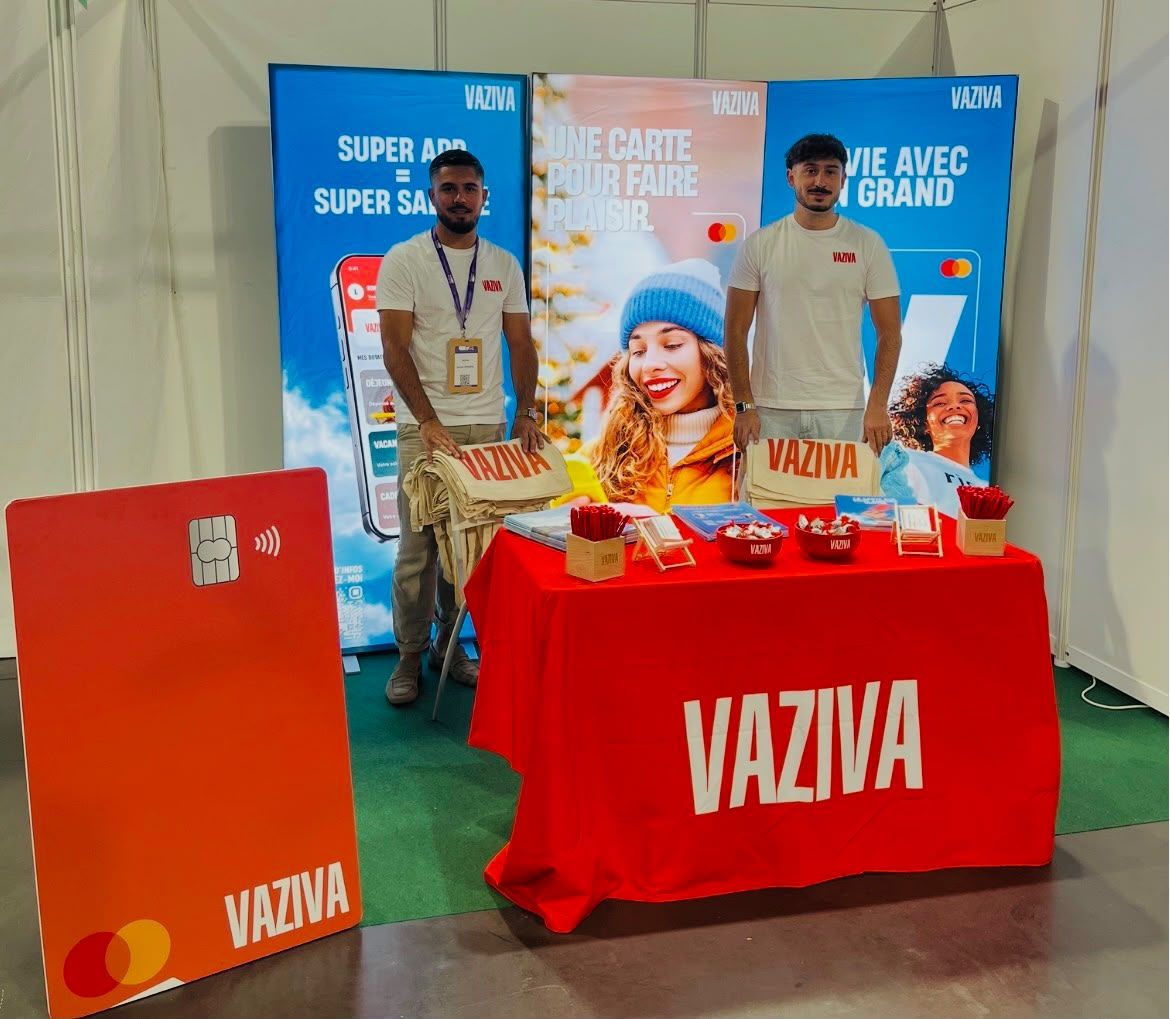 Stand Vaziva avec tote bags et goodies